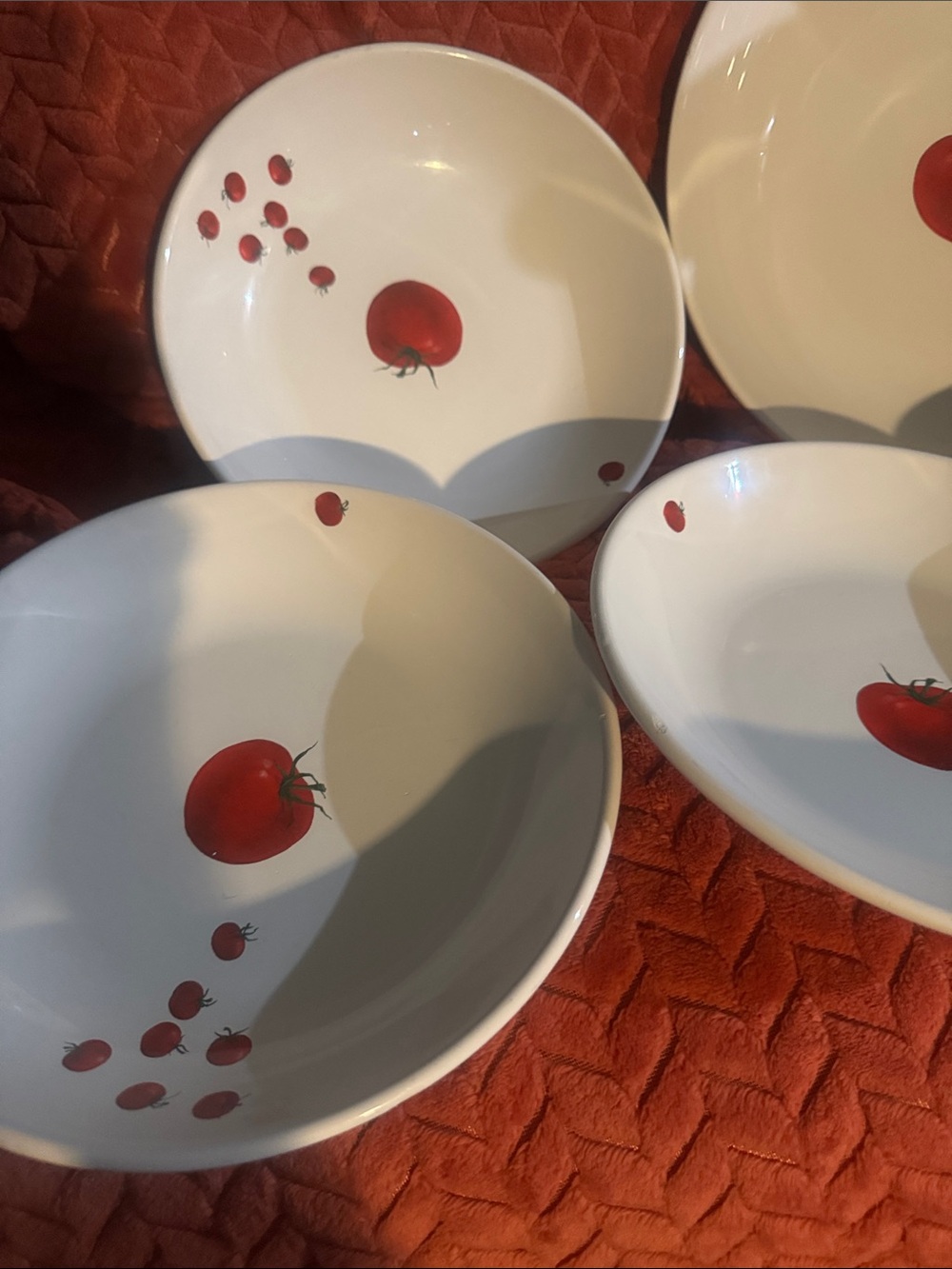 Over and Back Italy "Tomato Garden" Ceramic Serving Bowls – 5-Piece Set - Picture 4 of 9